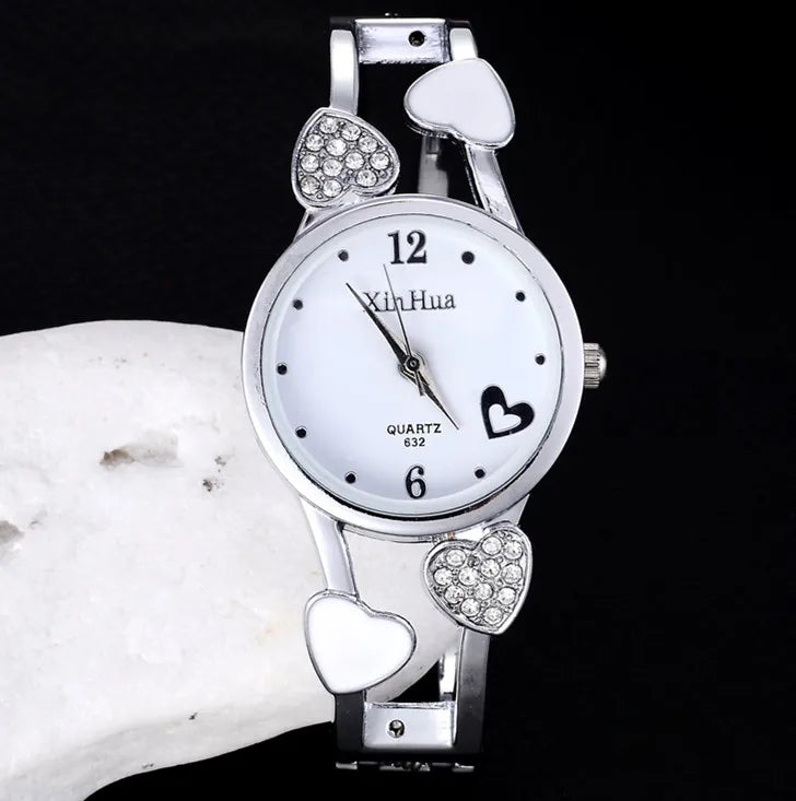 🍒Womens heart watch Design quartz fashion bangle silver classic crystal Stainless Steel colour face wristwatch smart casual jewellery Watch This Bang For Your Buck