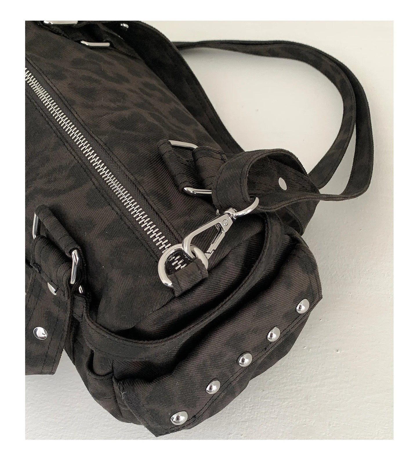 🍒Vintage leopard handbag rivet bag motorcycle barrel shaped crossbody bag boston casual female shoulder fashion totes  Jump On This Animal Its Barrels Of Fun