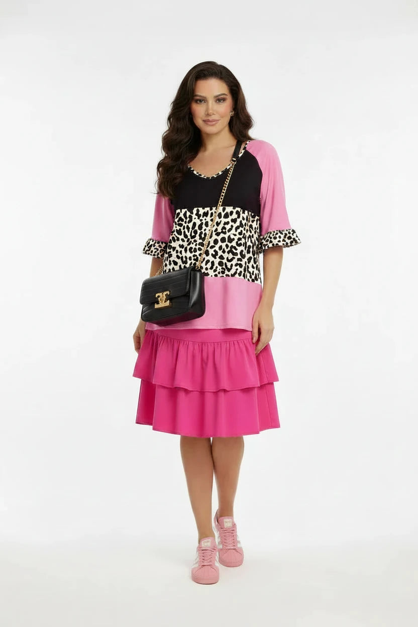 🍒Plus size leopard print clothing t-shirt with v-neck short sleeve tee smart casual women's plus size clothing Find Your Animal In Pink