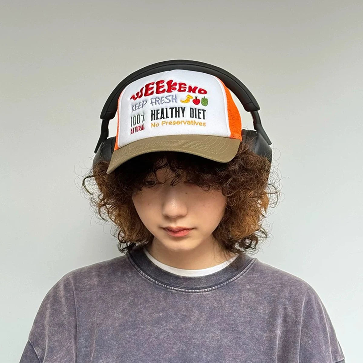 🍒Embroidered baseball caps fresh fruit and wording motif baseball hats unisex fashion colour block trucker caps sunshade casual breathable versatile accessories