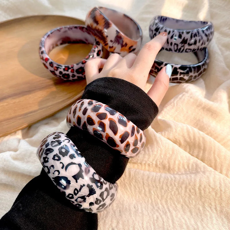 🍒Animal print bangles resin large cuff bangles for women wide chunky leopard print bracelet Irregulier jewellery Hand Yourself An Animal