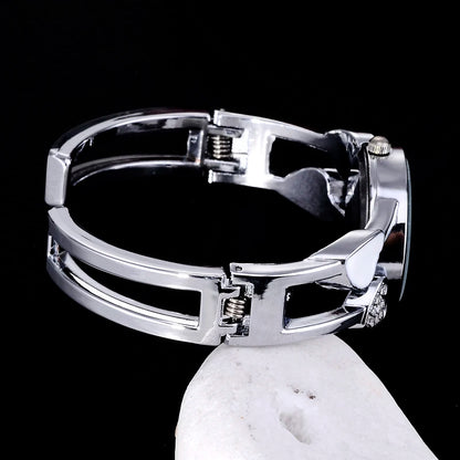 🍒Womens heart watch Design quartz fashion bangle silver classic crystal Stainless Steel colour face wristwatch smart casual jewellery   Watch This Bang For Your Buck