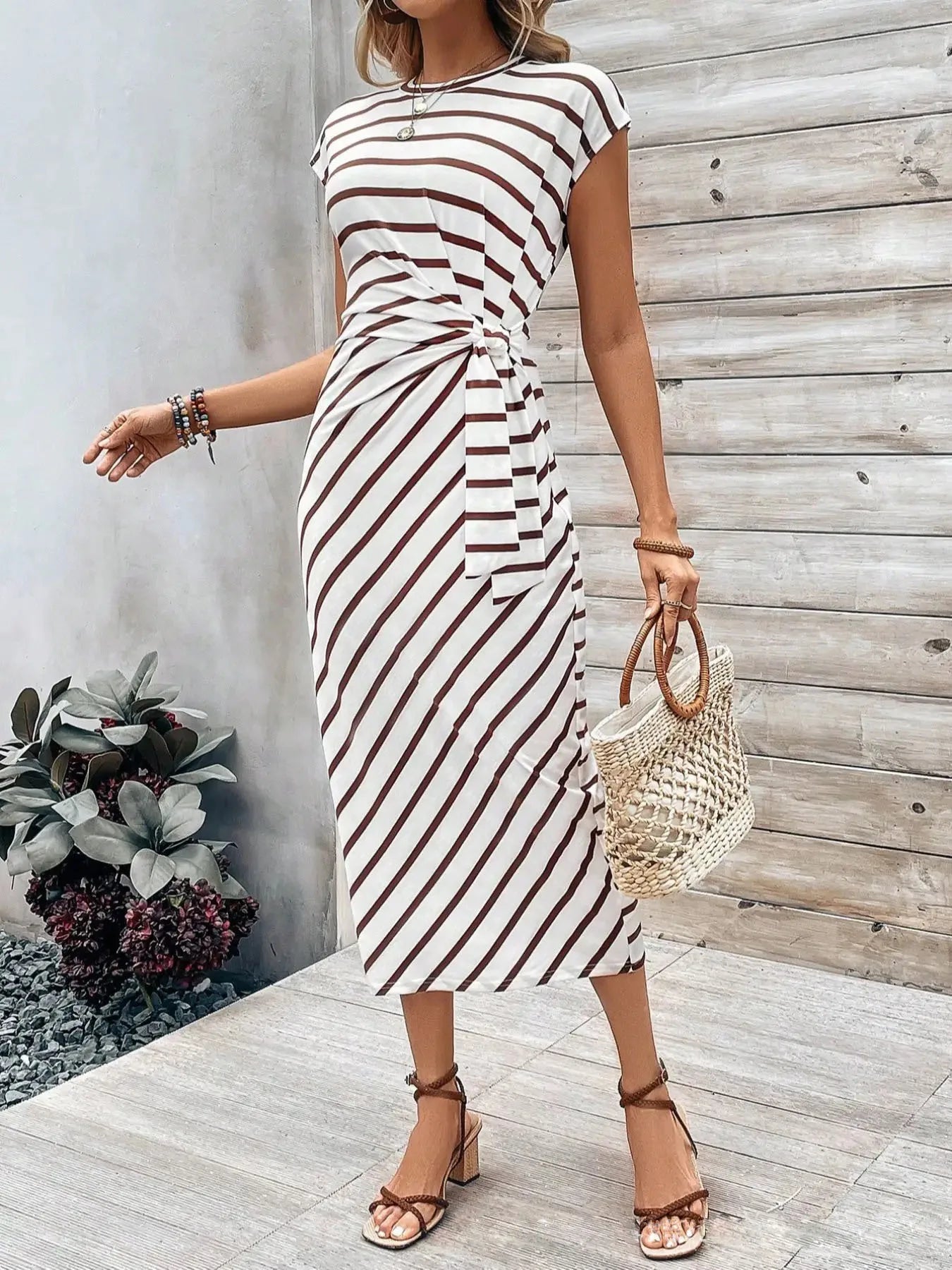 🍒Round neck striped dress long outfits for women summer fashion wear clothing high-end smart casual tie waist  outfit Play Smart And Look Smart In Smart Casual Stripes Sign This Line